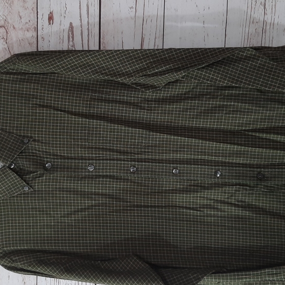 Van Heusen  Men's Plaid Button-Down Long Sleeve Dress Shirt - Picture 4 of 5